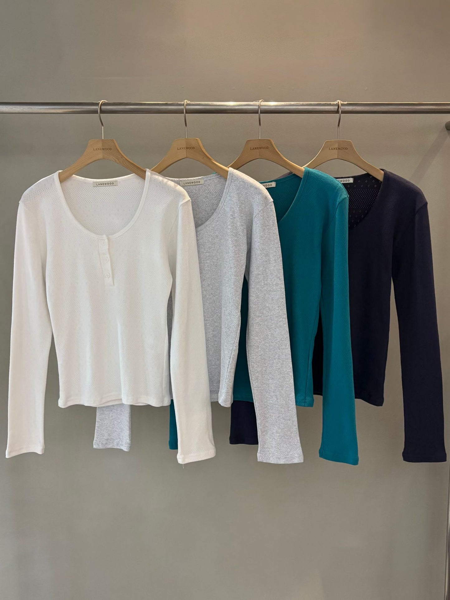 Spring Eyelet Punching Basic henley neck T-shirt