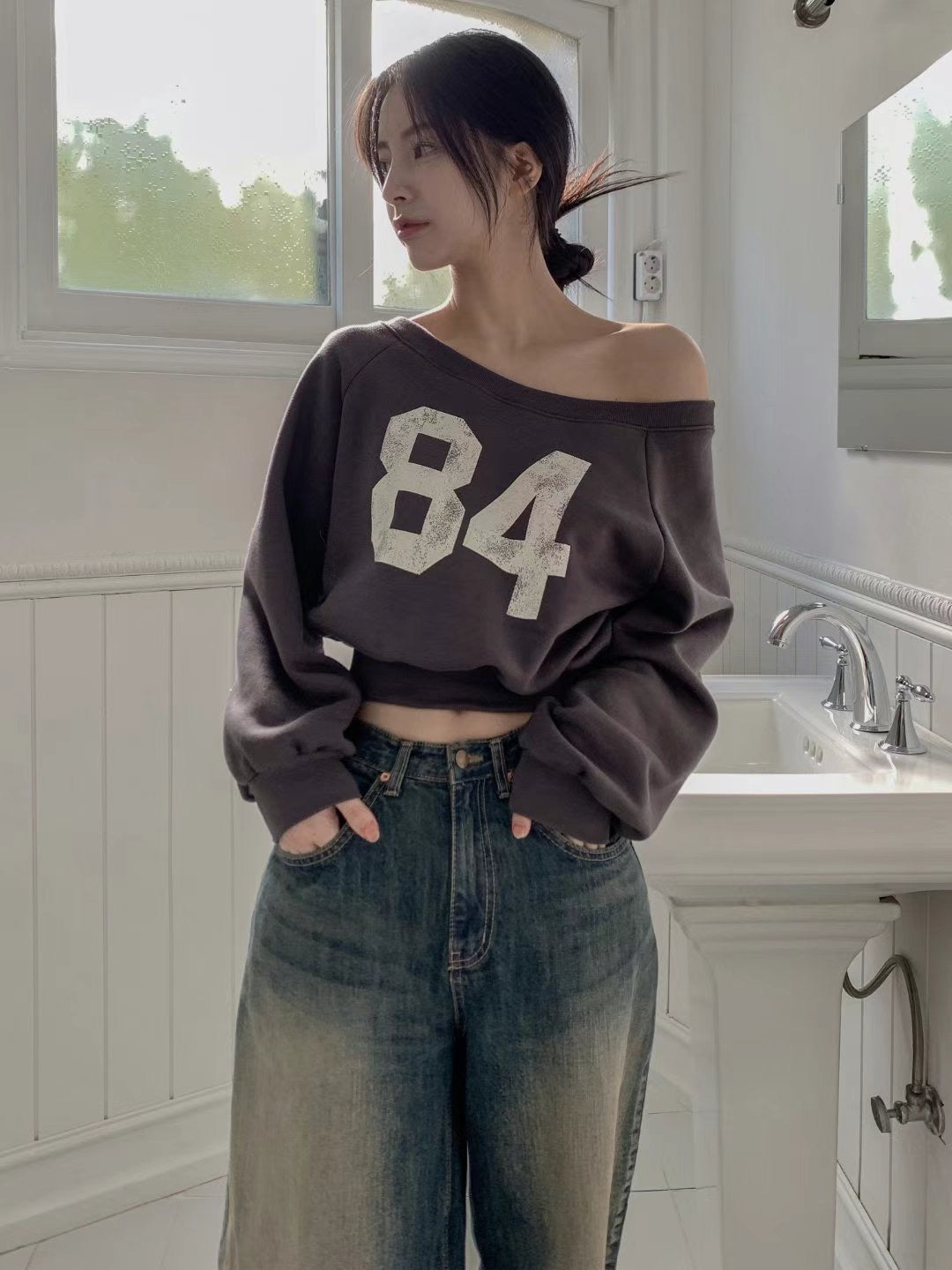 (Preorder) 84 Raglan Off-Shoulder Crop Sweatshirt