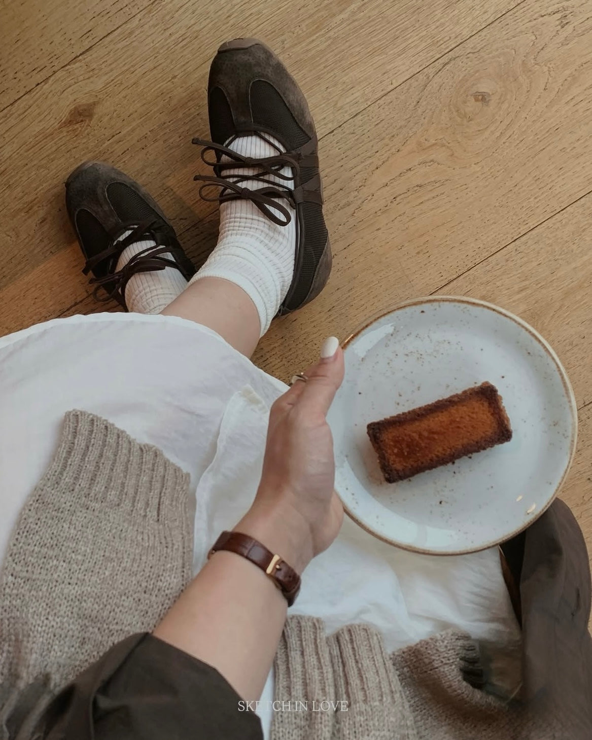 Ribbon Mood Sneakers (Brown)