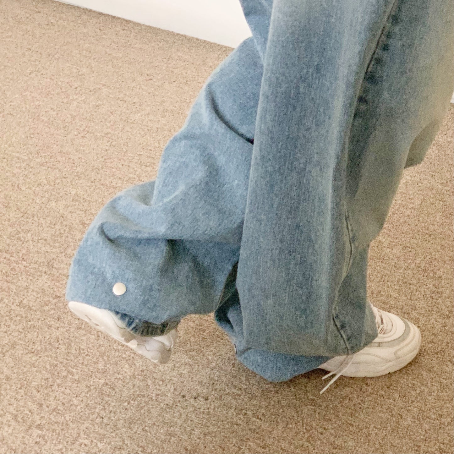 (Preorder) Heart snap loose wide light wash jeans