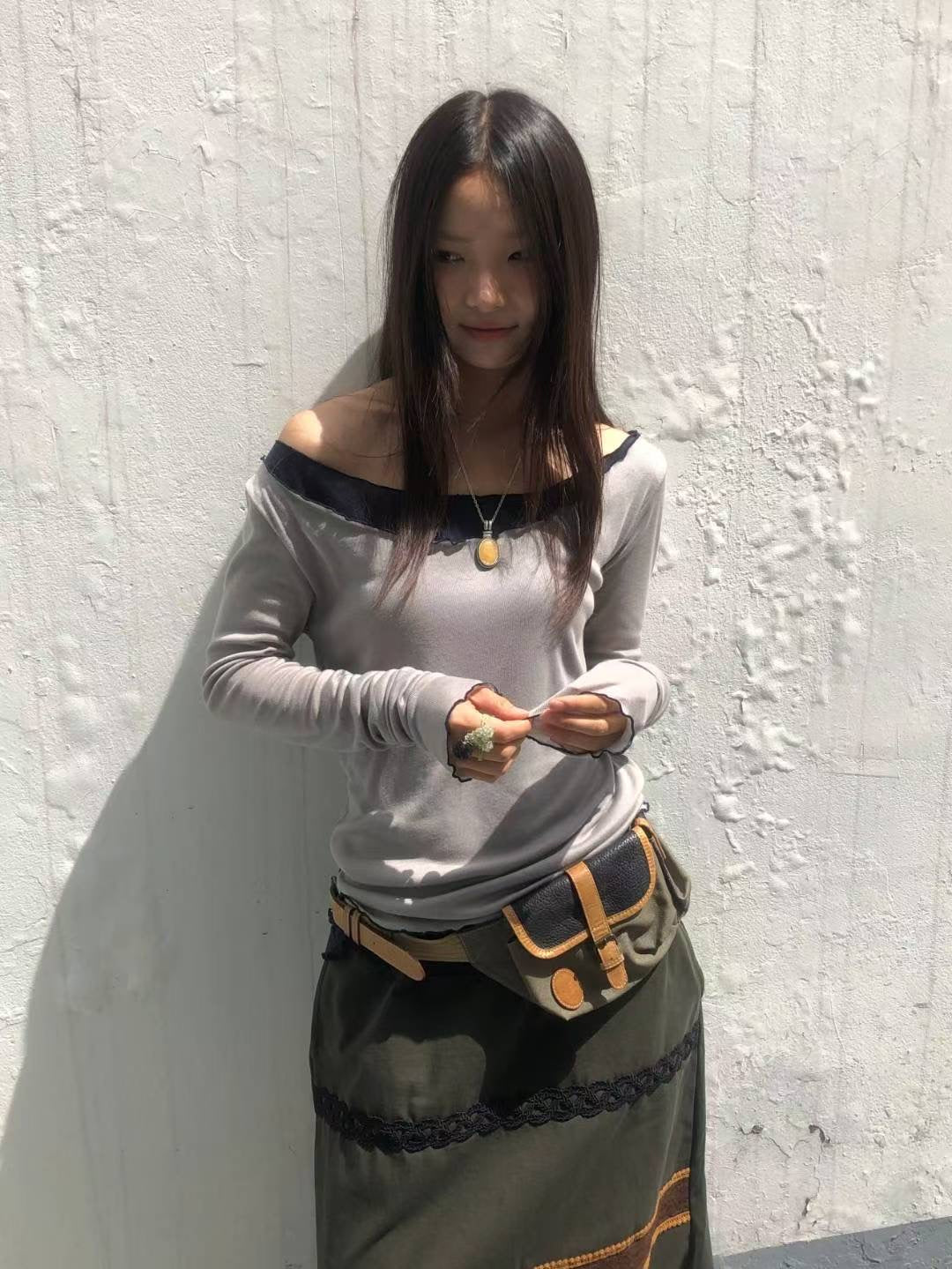 (Preorder) Contrast Off-shoulder Loose-fit Drape Layered Frill Long-sleeve T-shirt