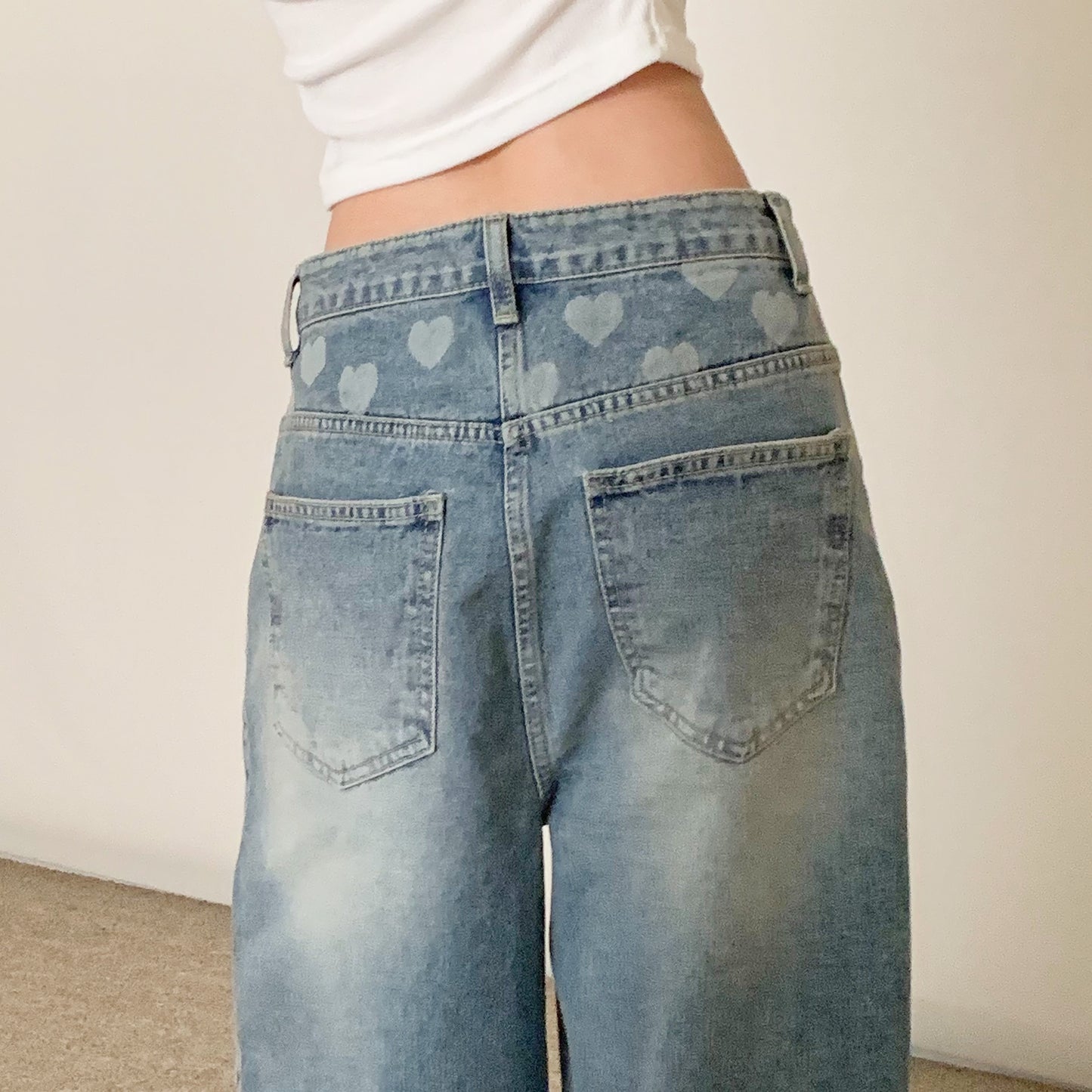 (Preorder) Heart snap loose wide light wash jeans