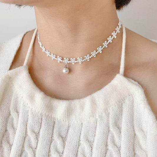 Lace Pearl Choker with Pearl