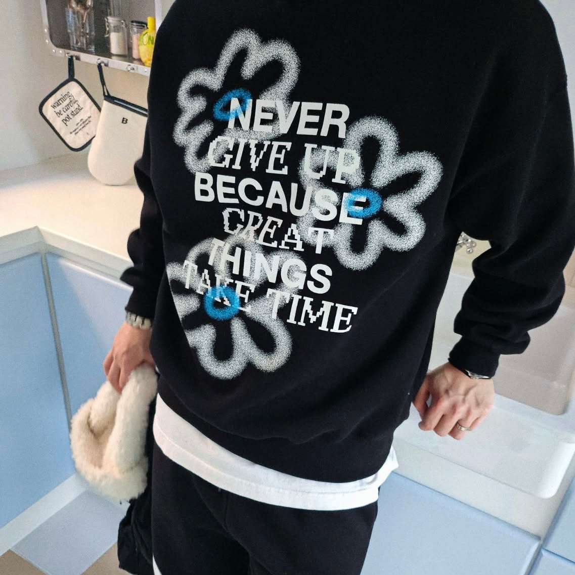 (Preorder) Unisex Flower Painting Sweatshirt with Fleece Lining