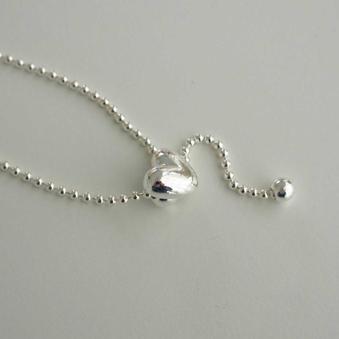 Eeiitt Long Adustable Heart Necklace in Silver