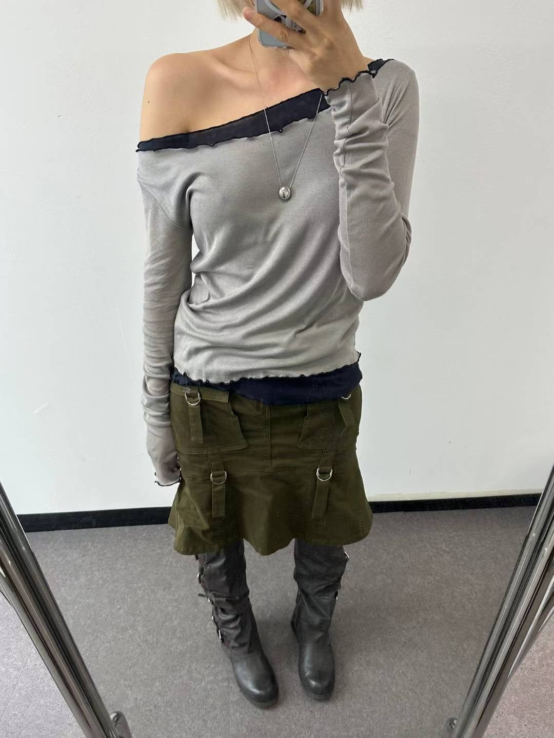 (Preorder) Contrast Off-shoulder Loose-fit Drape Layered Frill Long-sleeve T-shirt