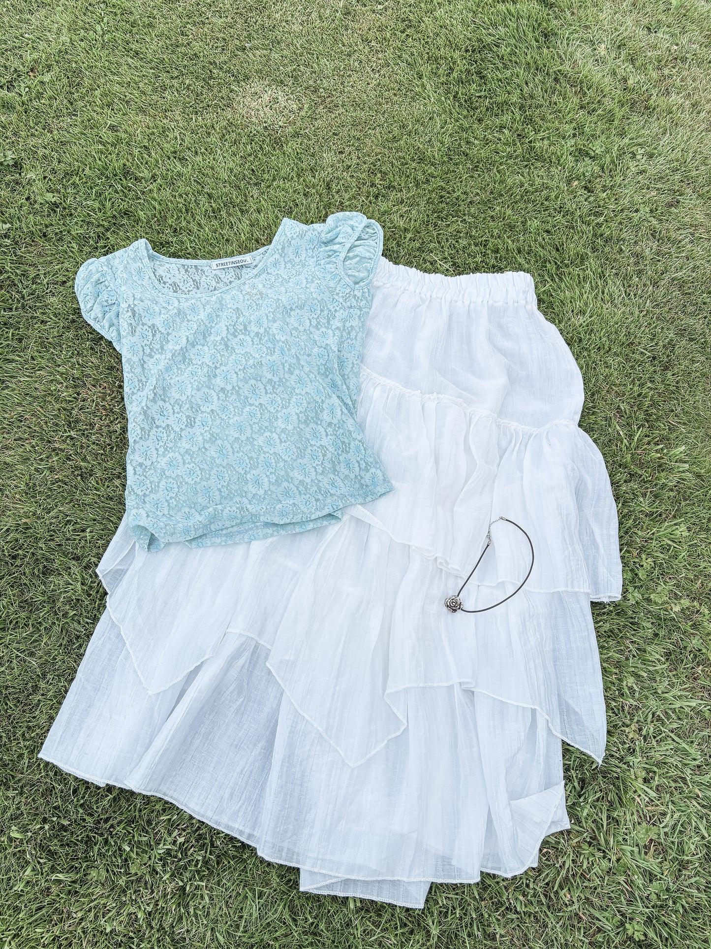 Rose sleeve lace shirring T-shirt (2 Colours)