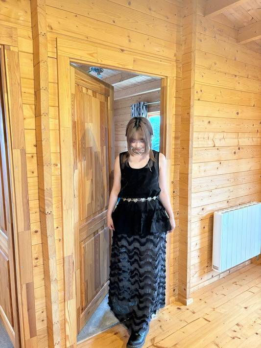 Lace CanCan Wave Skirt – Two-Tone Banded Waist with Slit (Black)