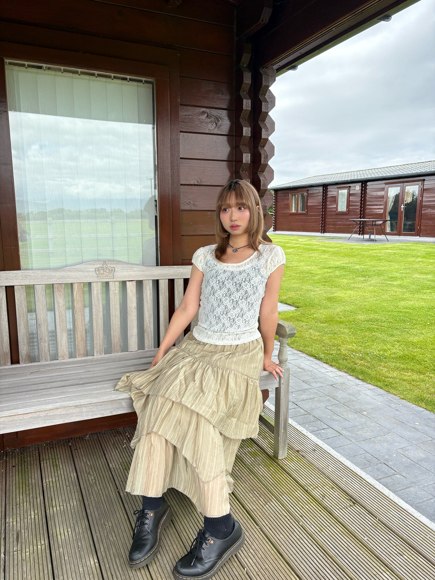 Rose sleeve lace shirring T-shirt (2 Colours)