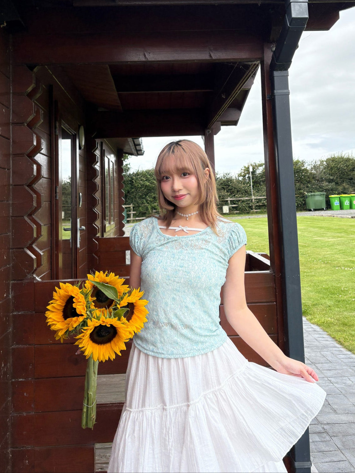 Rose sleeve lace shirring T-shirt (2 Colours)