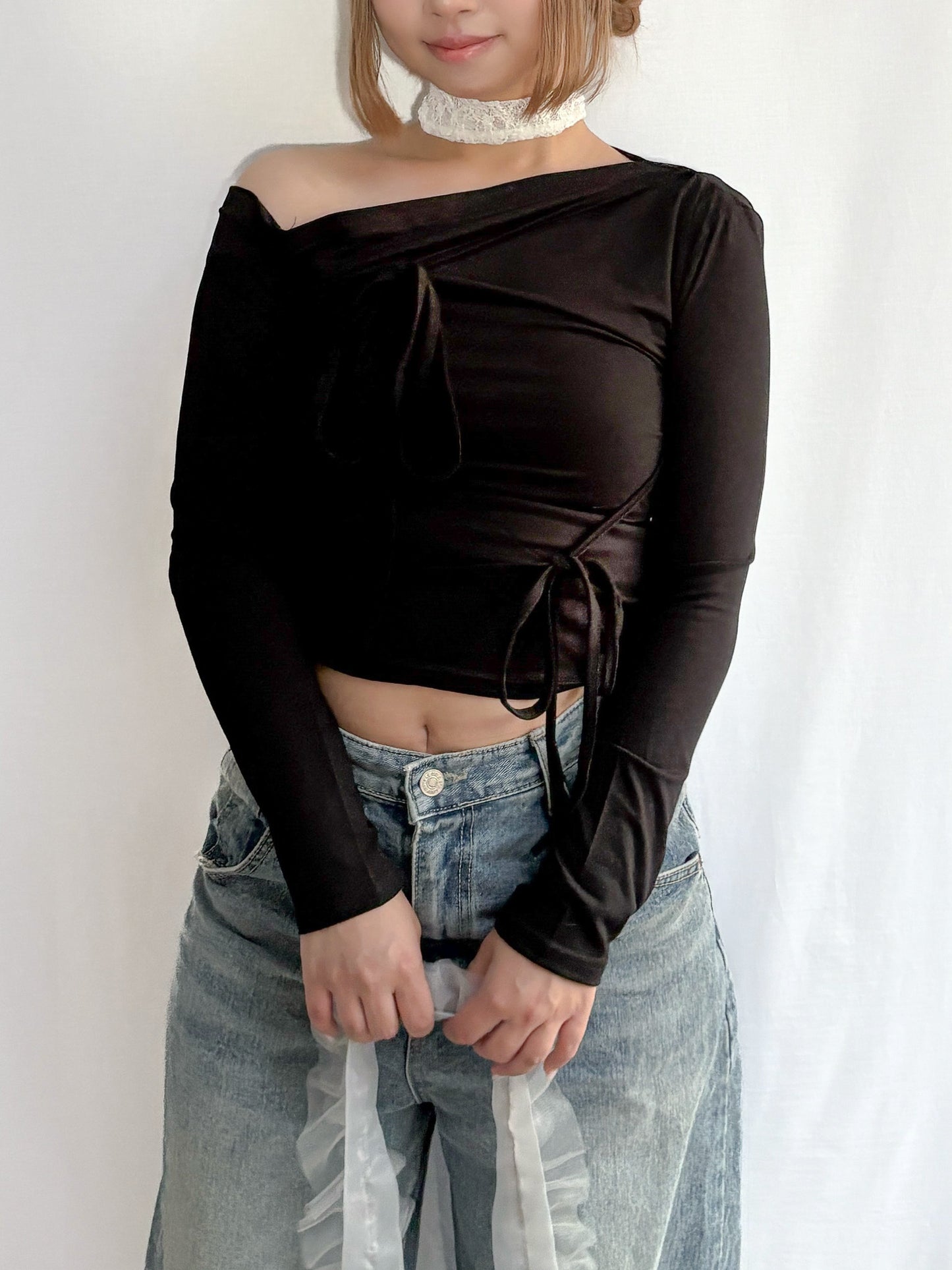 Off-shoulder Strap Ribbon Shirring Long Sleeve Top (black)