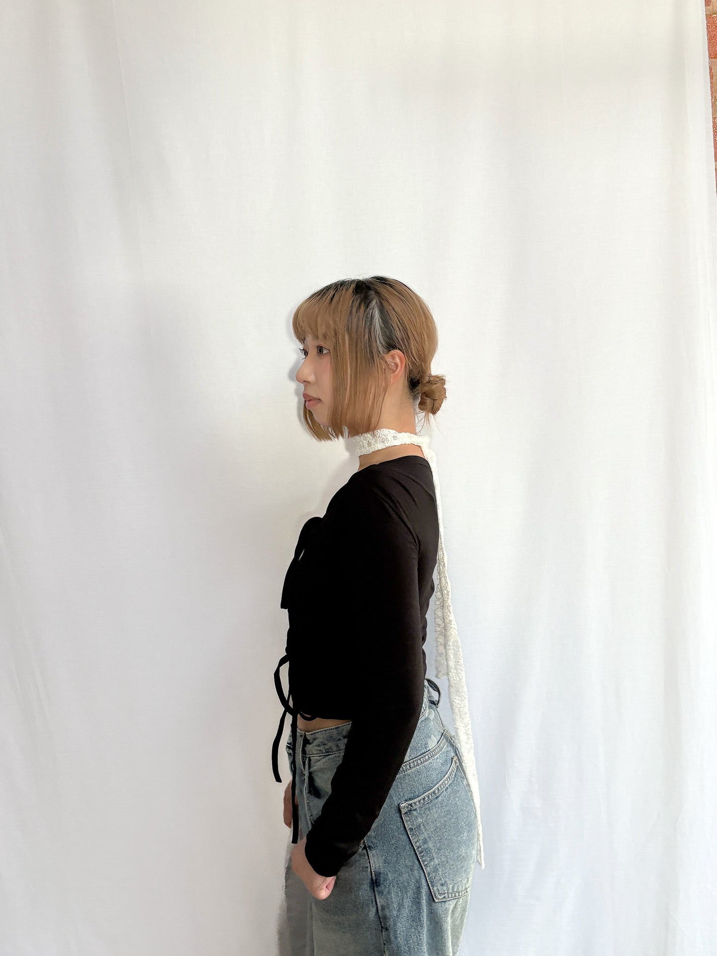 Off-shoulder Strap Ribbon Shirring Long Sleeve Top (black)