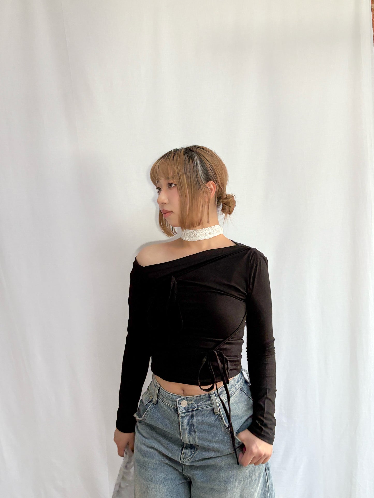 Off-shoulder Strap Ribbon Shirring Long Sleeve Top (black)