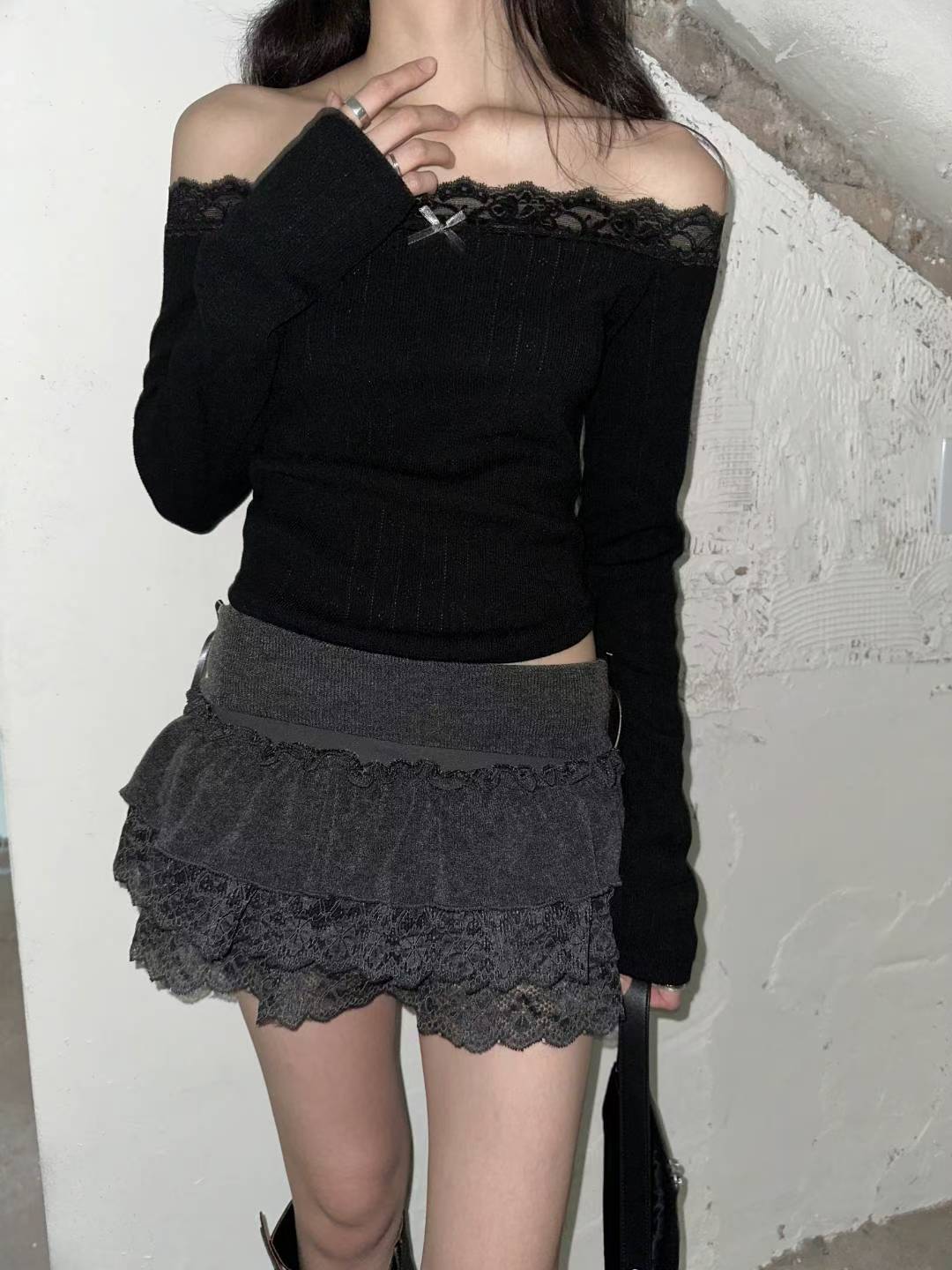 (BF NEW IN) Knit Punching Lace Tee
