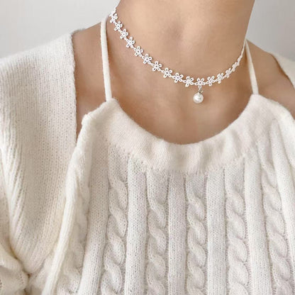 Lace Pearl Choker with Pearl