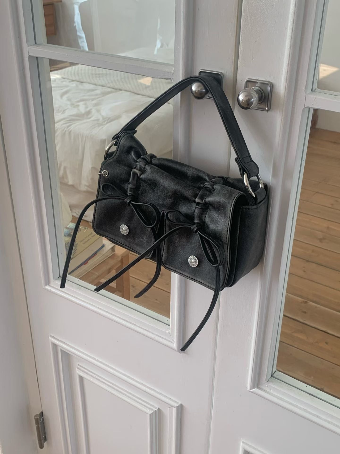 Black Designer Brand Ribbon Leather Shoulder Bag (Large/Mini)