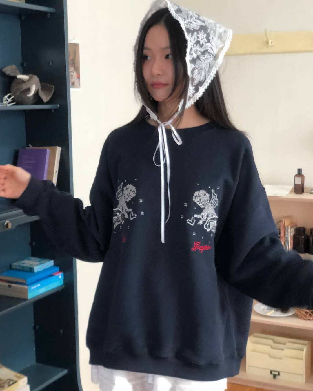 (DEC NEW) Cupid embroidered fleece-lined winter sweatshirt