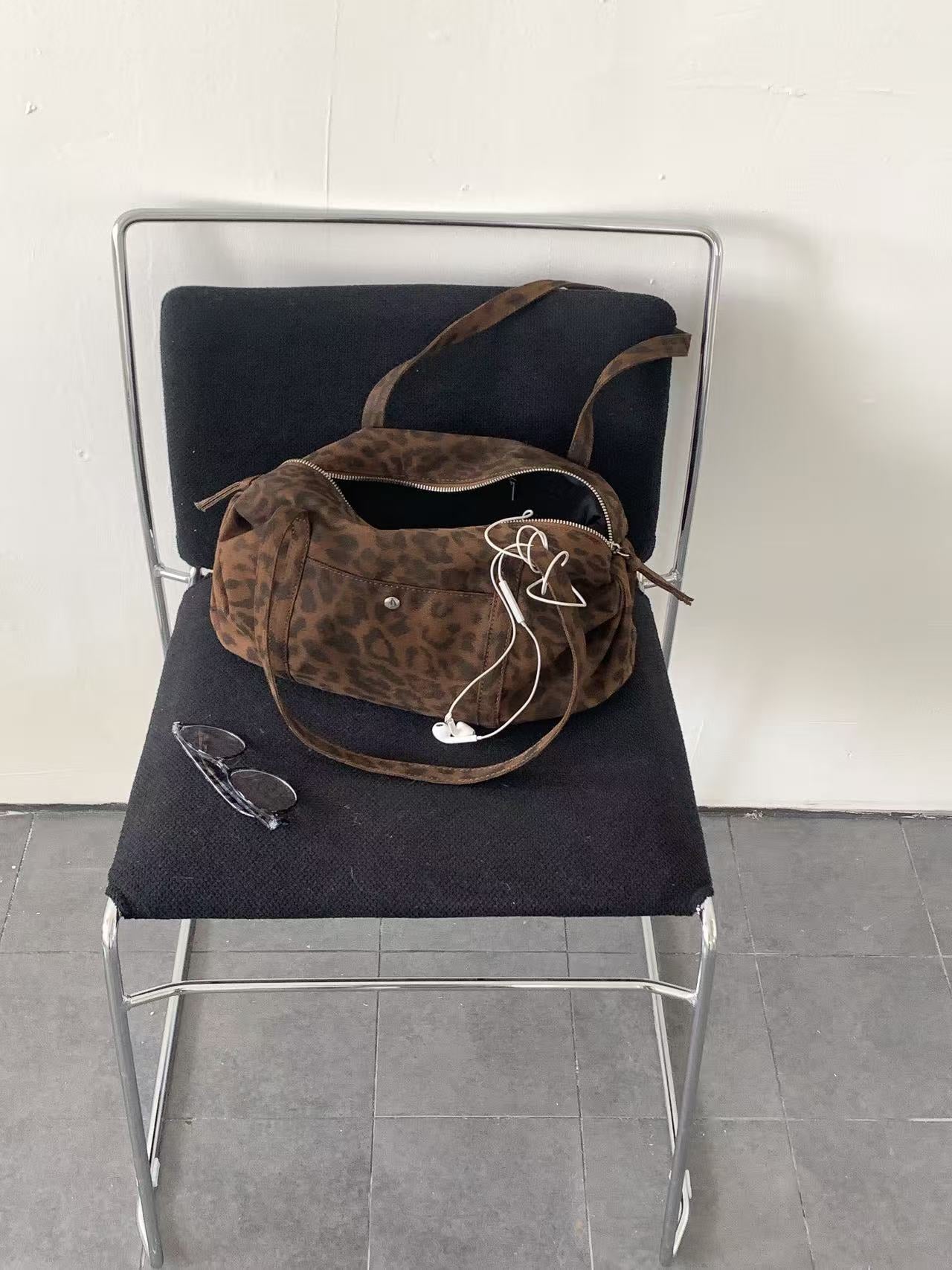 (BF NEW IN) Cozy Leopard Print Shoulder Bag