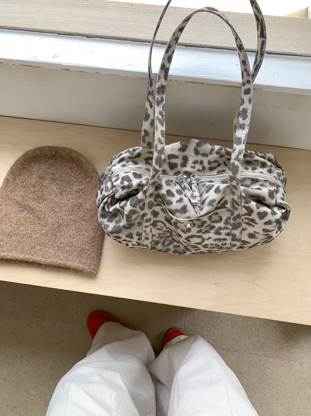 (BF NEW IN) Cozy Leopard Print Shoulder Bag