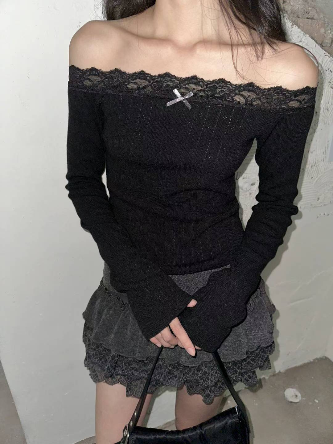 (BF NEW IN) Knit Punching Lace Tee