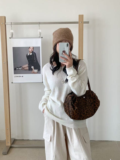(BF NEW IN) Cozy Leopard Print Shoulder Bag