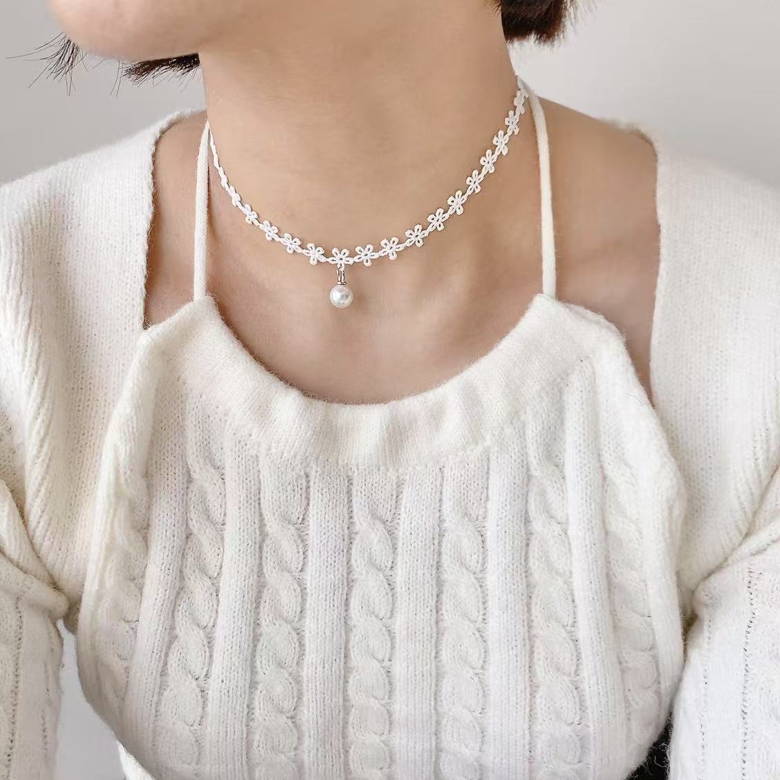 Lace Pearl Choker with Pearl