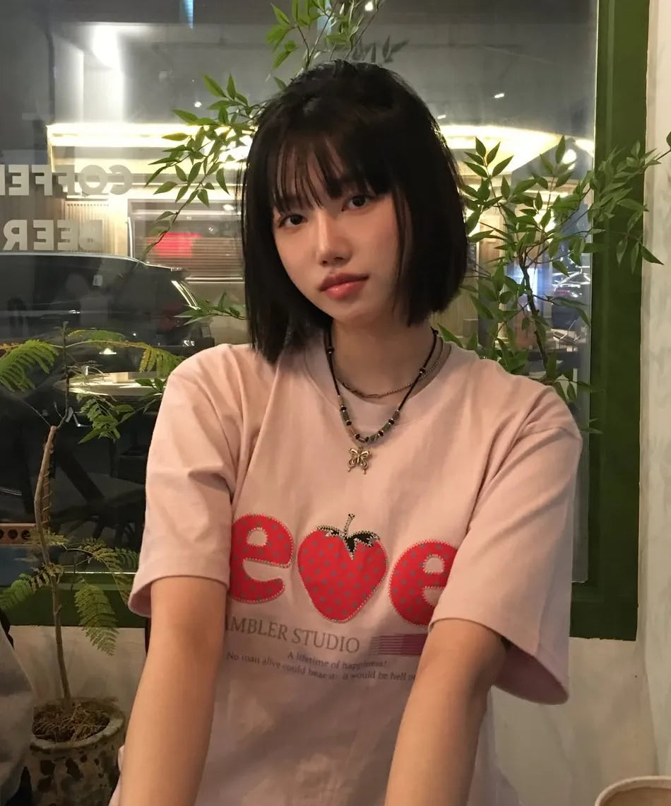 [Ambler] Strawberry Applique Embroidery Short Sleeve T-shirt (Oversize/Crop/2 Colours)