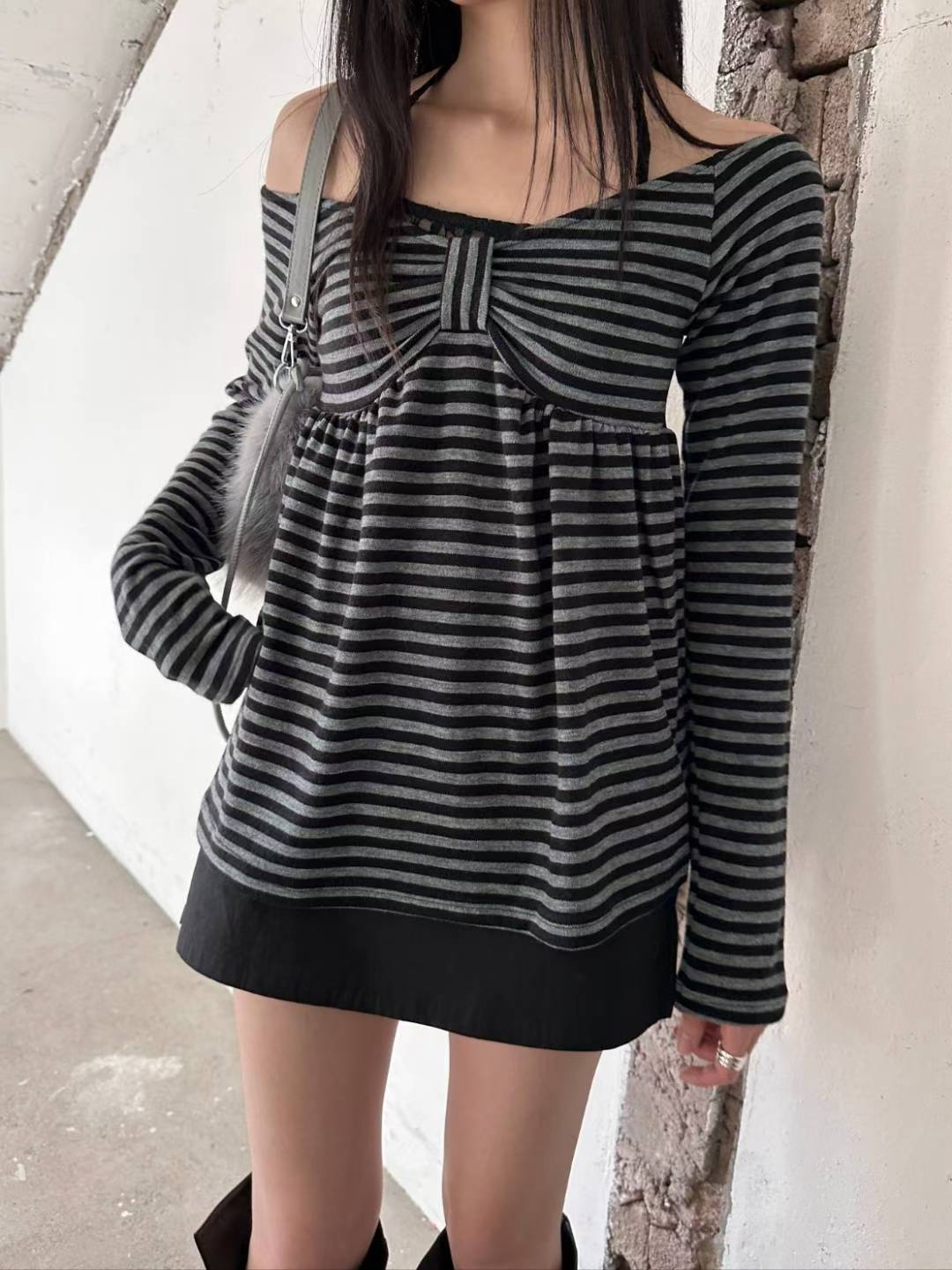 (DEC NEW) Ribbon Chest Design Off Shoulder Striped Top