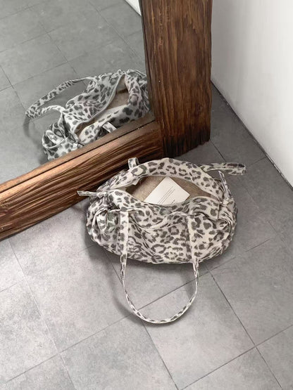 (BF NEW IN) Cozy Leopard Print Shoulder Bag