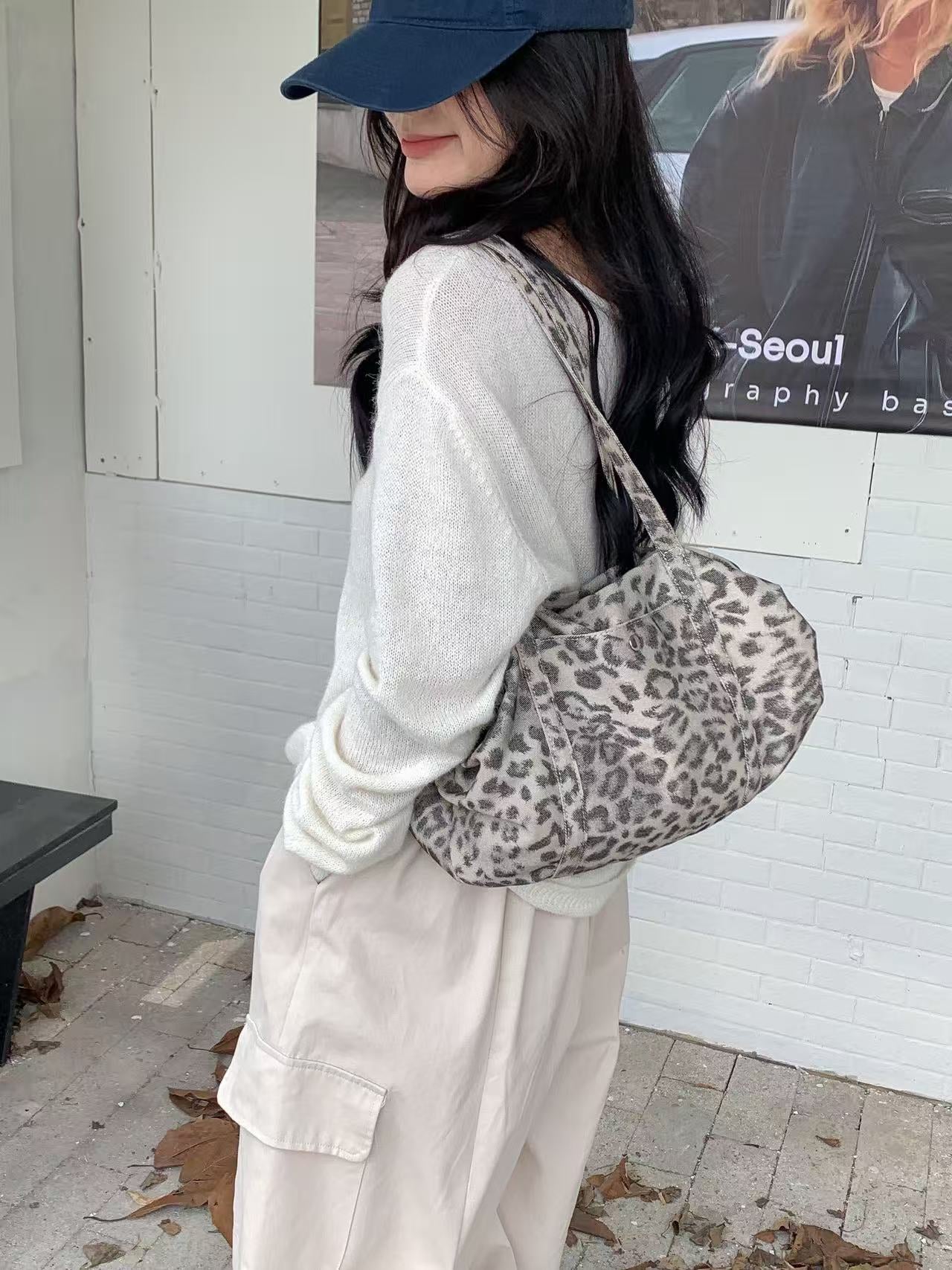 (BF NEW IN) Cozy Leopard Print Shoulder Bag