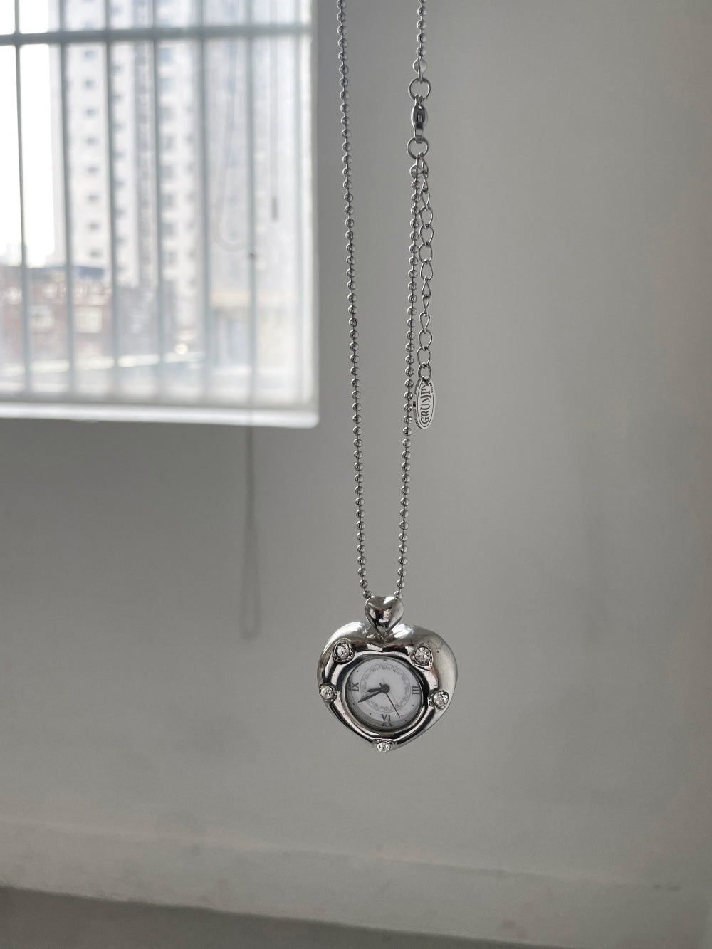 [Grumpy Stuff] Twinkle Heart Clock Long Necklace