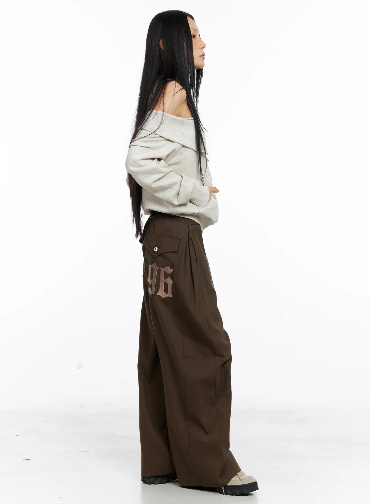 96 Embroidered Back Pocket Snap Pants  (Brown)
