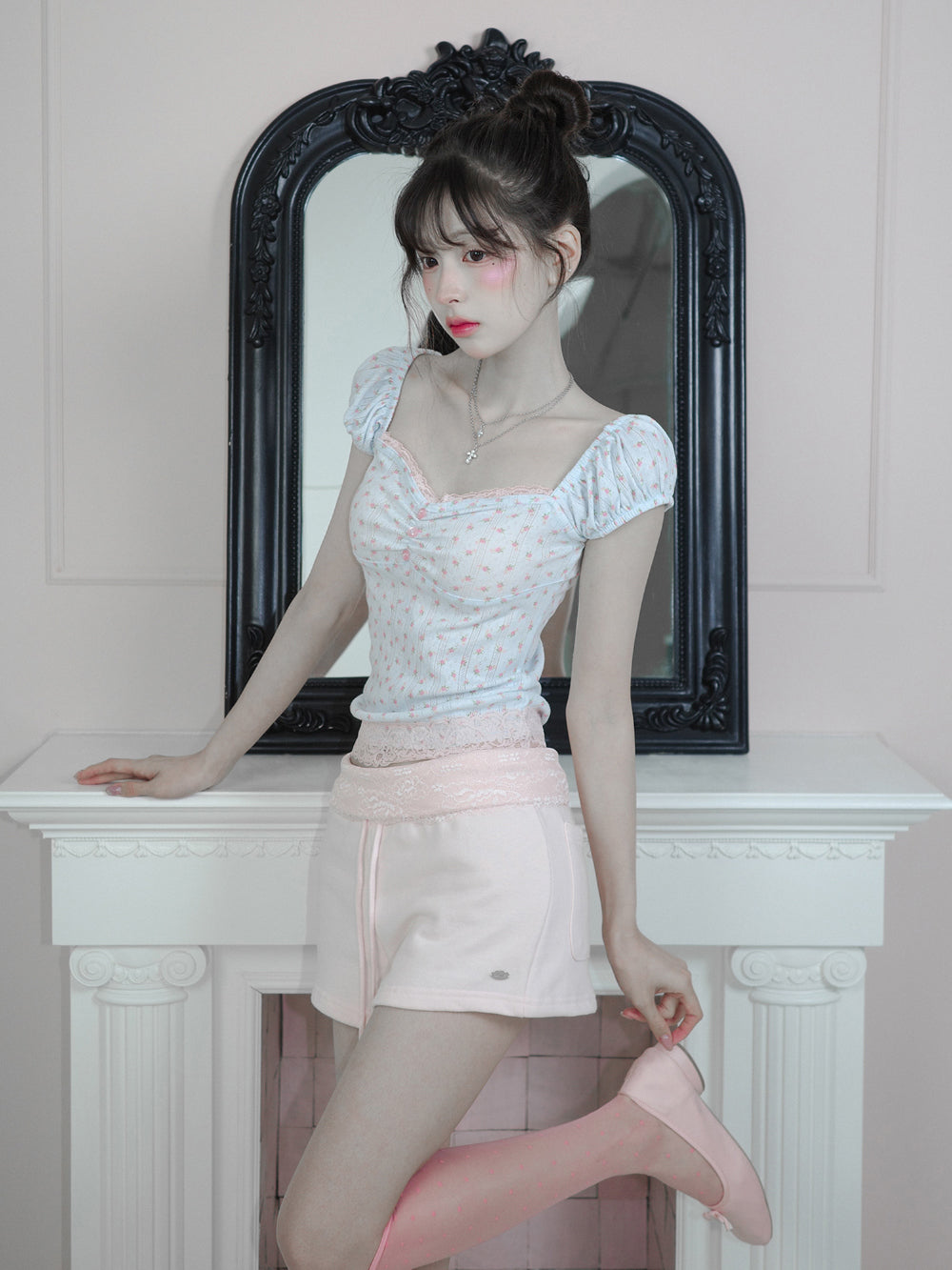 [Zanne] Brand Made Coguette Lace Sagging Folding Shorts (3 Colours)