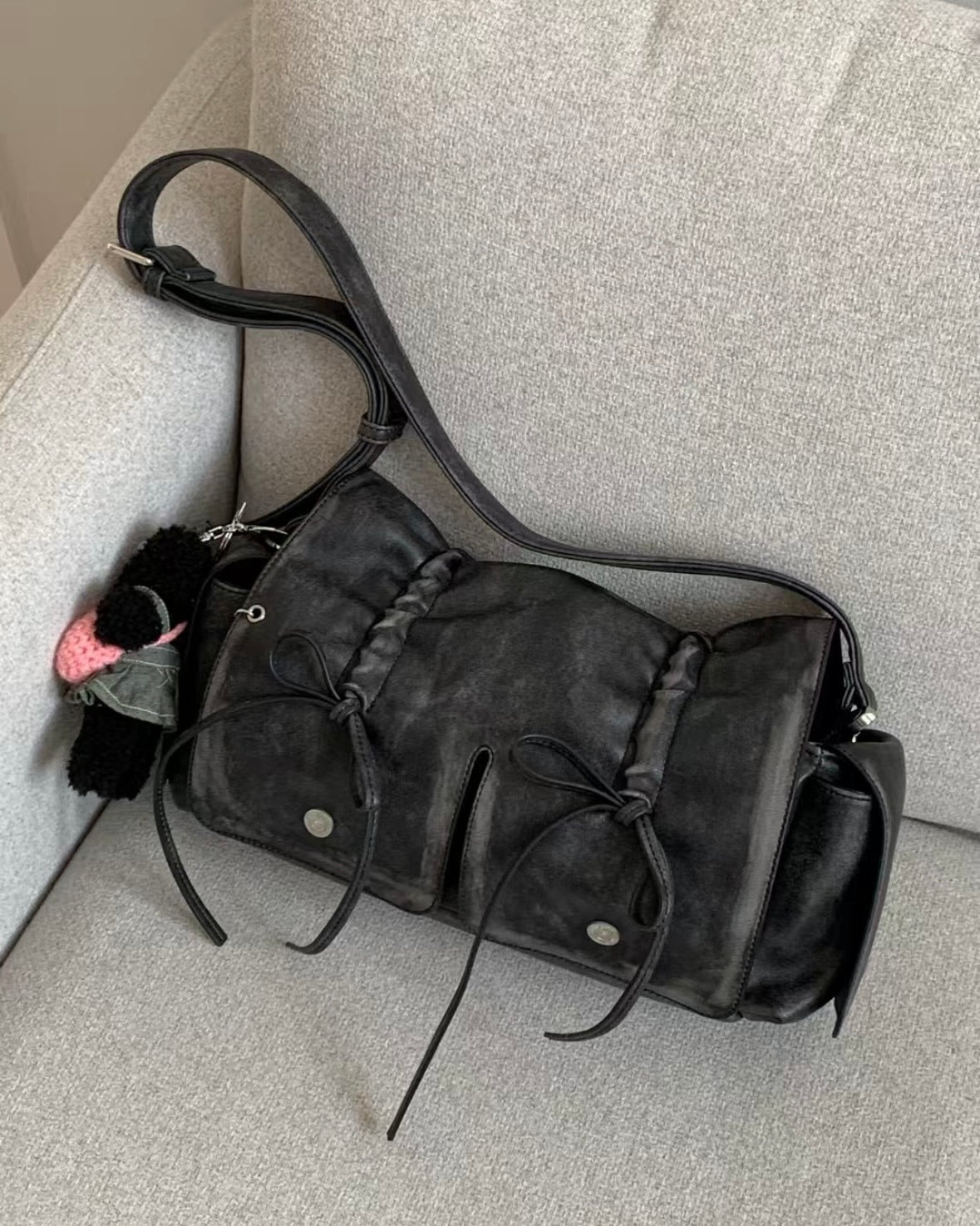 Black Designer Brand Ribbon Leather Shoulder Bag (Large/Mini)