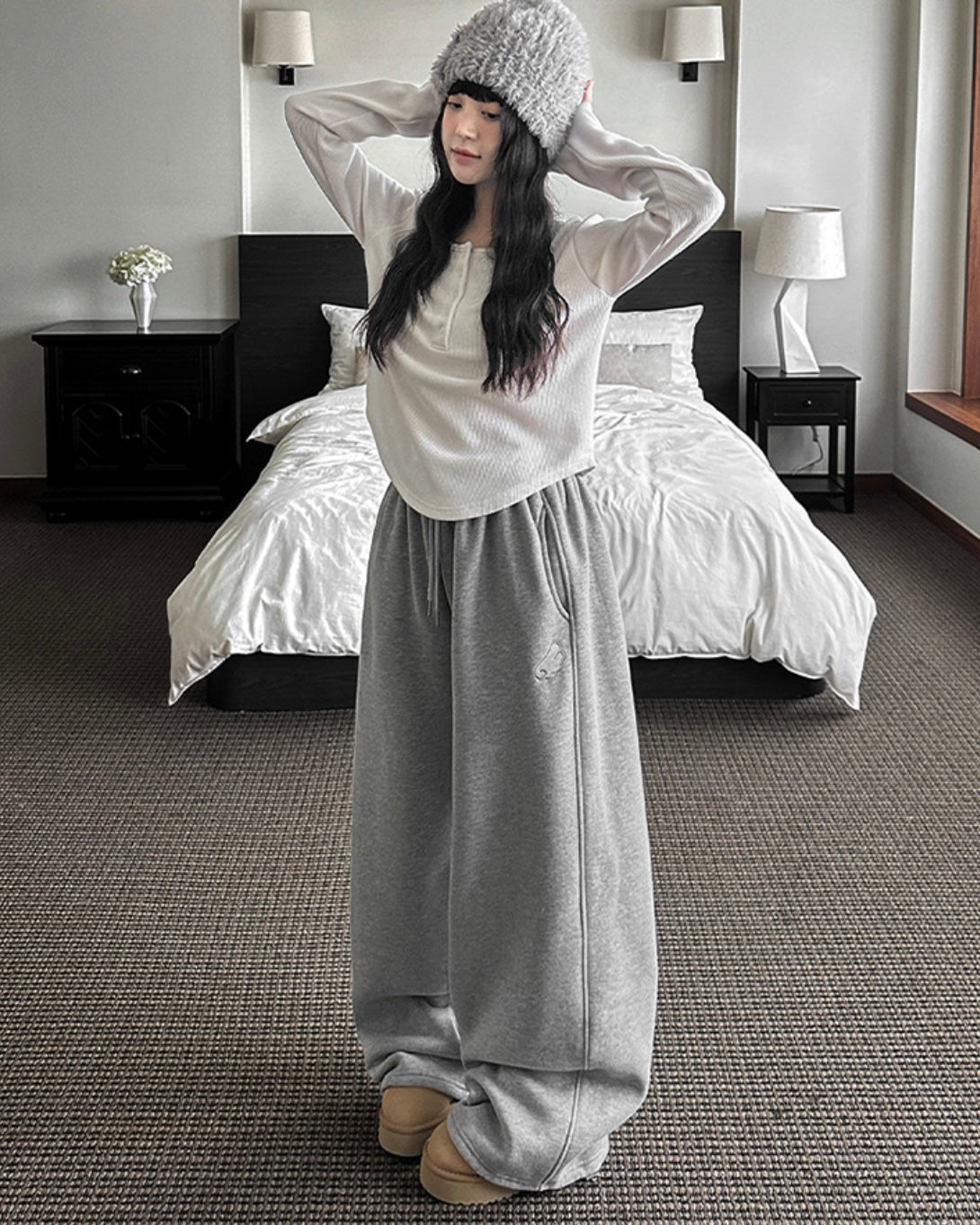 [LOOXP MADE] Sheepskin Short & Long Angel Embroidery Cut-Line Banding Wide Training Long Pants