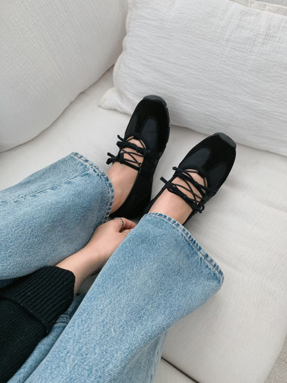 Ribbon Mood Sneakers (Black)