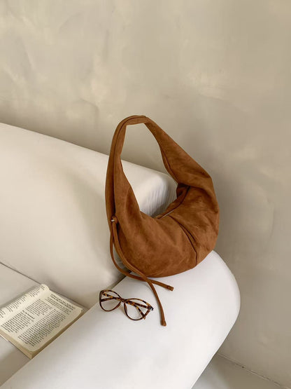 (BF NEW IN) Winter Croissant Ring bag