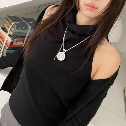 [Grumpy Stuff] Muted White Time Necklace