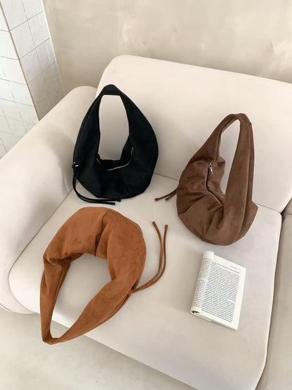 (BF NEW IN) Winter Croissant Ring bag