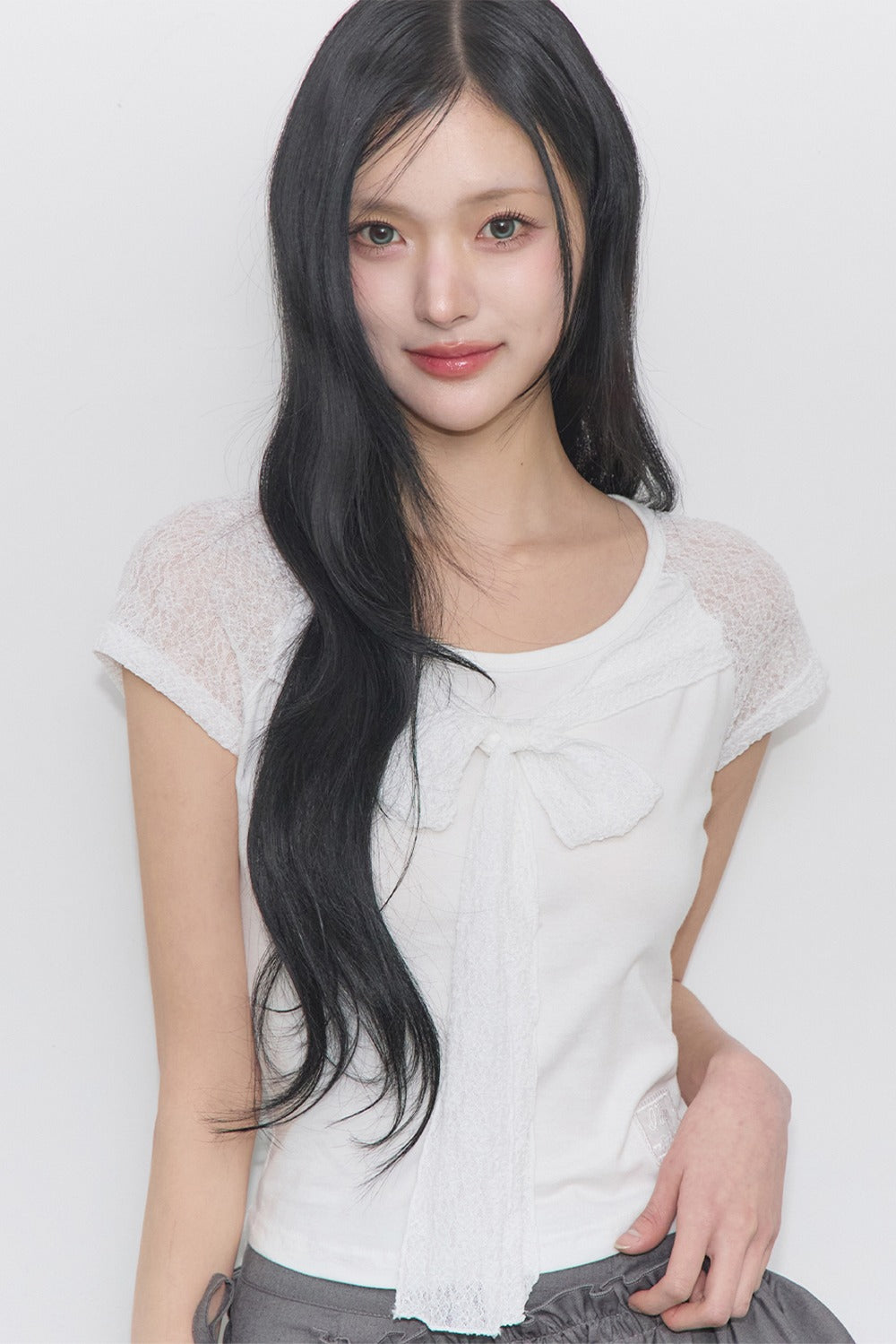 [ILLIGO]  Lace Ribbon Color Block T-shirt (3 Colours)
