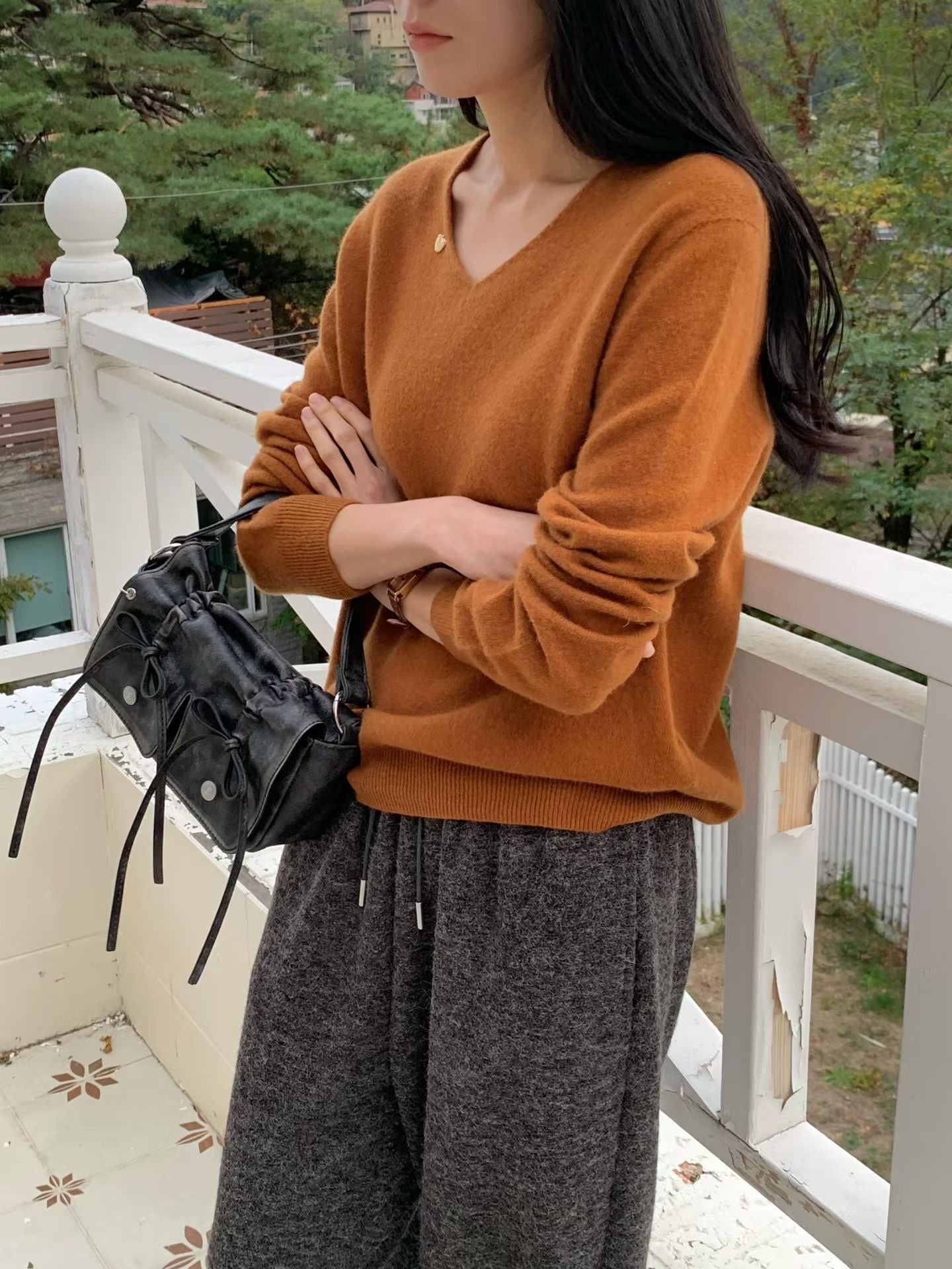 Black Designer Brand Ribbon Leather Shoulder Bag (Large/Mini)