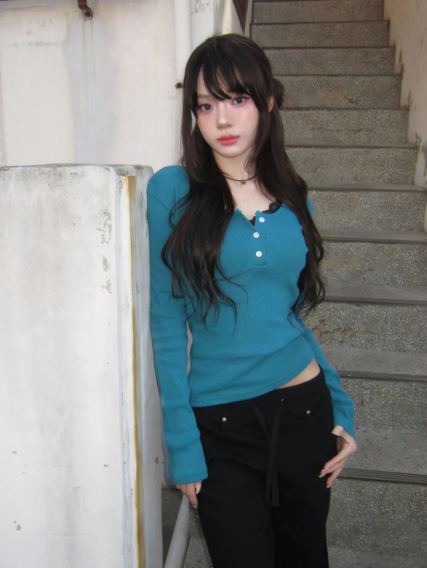 Spring Eyelet Punching Basic henley neck T-shirt