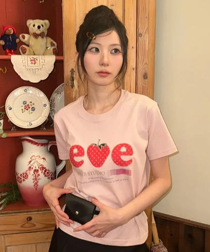 [Ambler] Strawberry Applique Embroidery Short Sleeve T-shirt (Oversize/Crop/2 Colours)