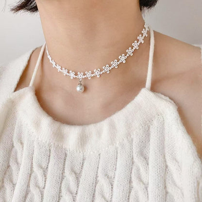 Lace Pearl Choker with Pearl