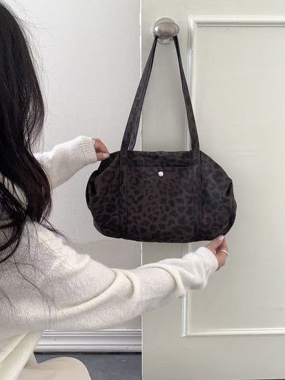 (BF NEW IN) Cozy Leopard Print Shoulder Bag