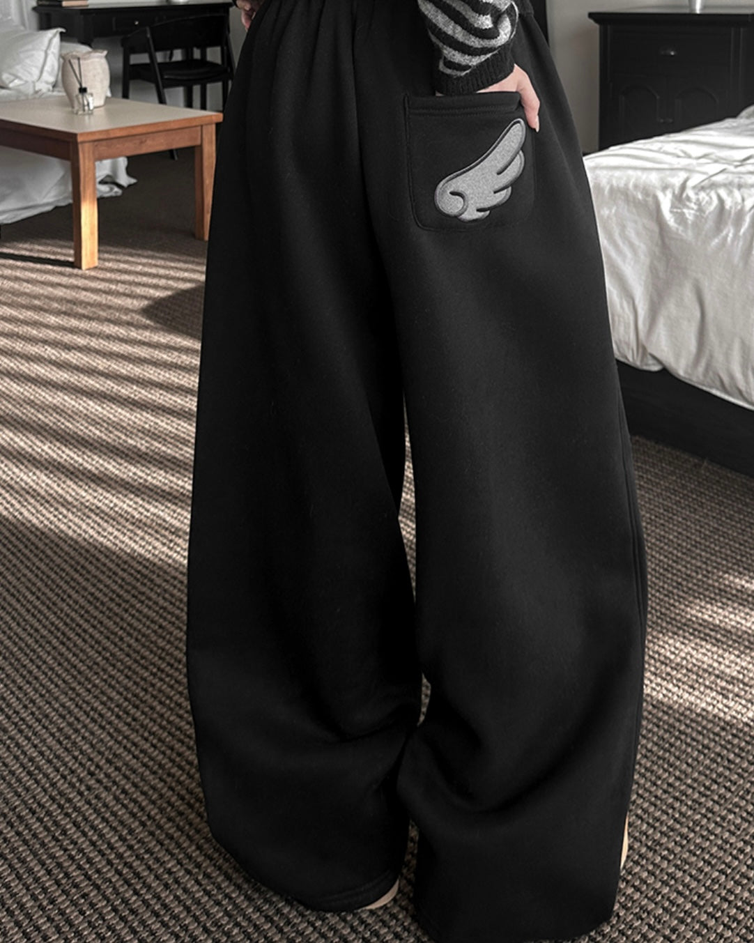 [LOOXP MADE] Sheepskin Short & Long Angel Embroidery Cut-Line Banding Wide Training Long Pants