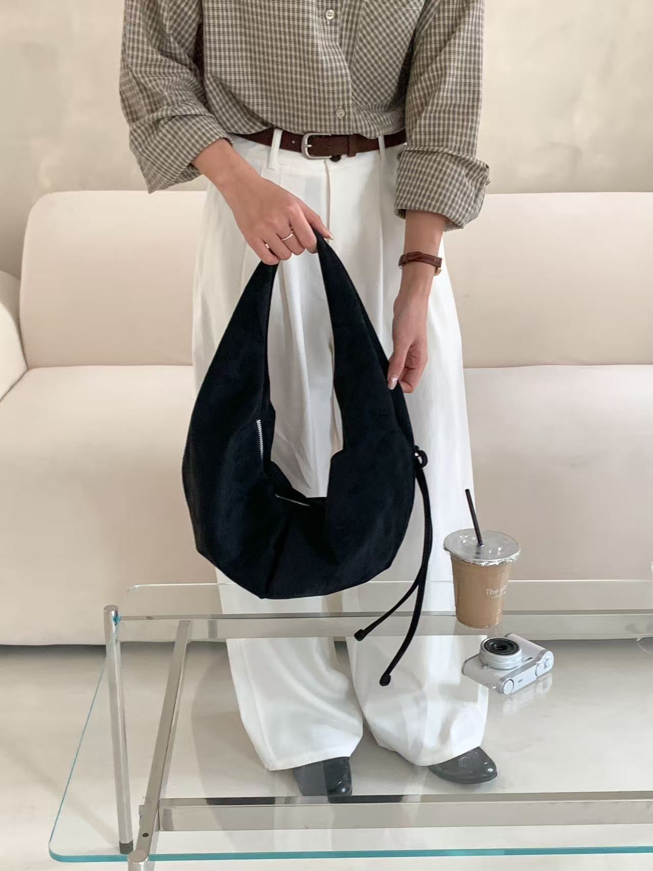 (BF NEW IN) Winter Croissant Ring bag