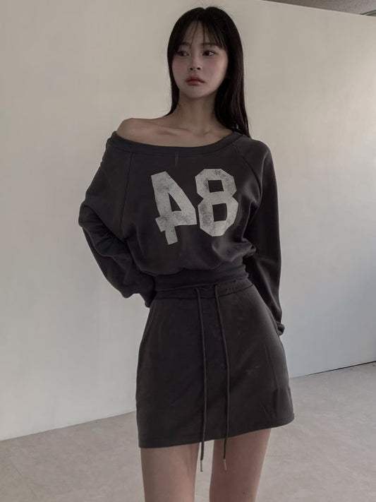 84 Raglan Off-Shoulder Crop Sweatshirt (Ink Grey)