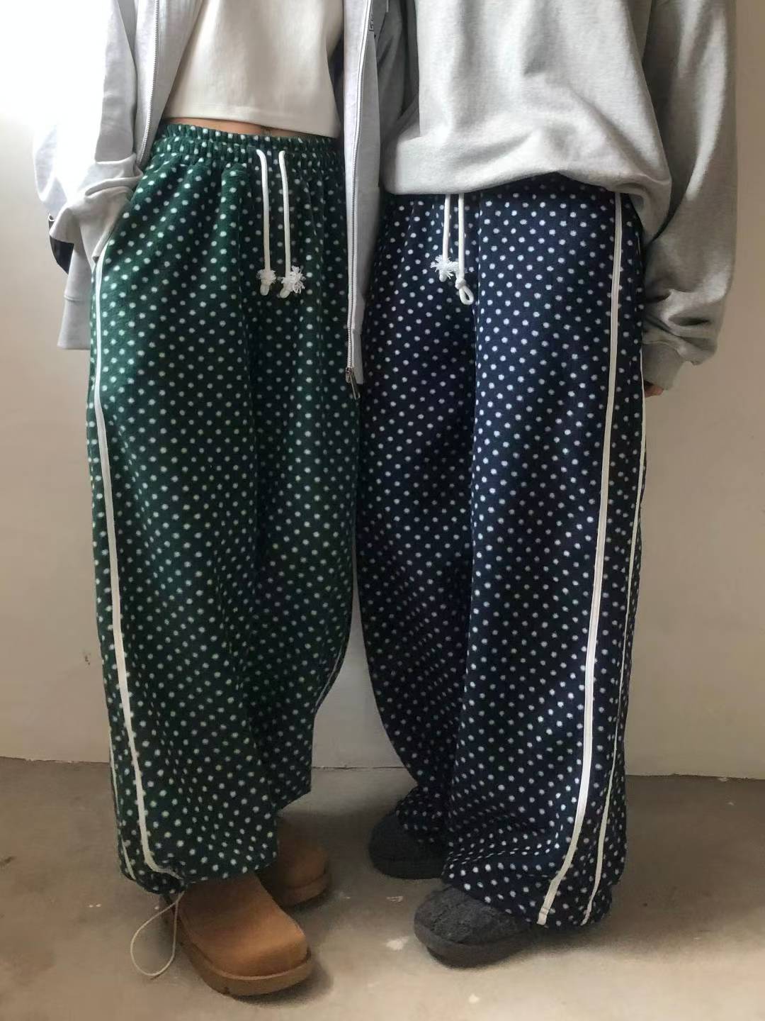 (DEC NEW) Polka dot double-sided brushed training pants