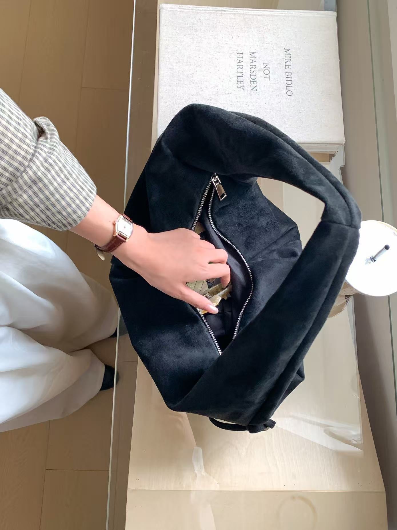 (BF NEW IN) Winter Croissant Ring bag